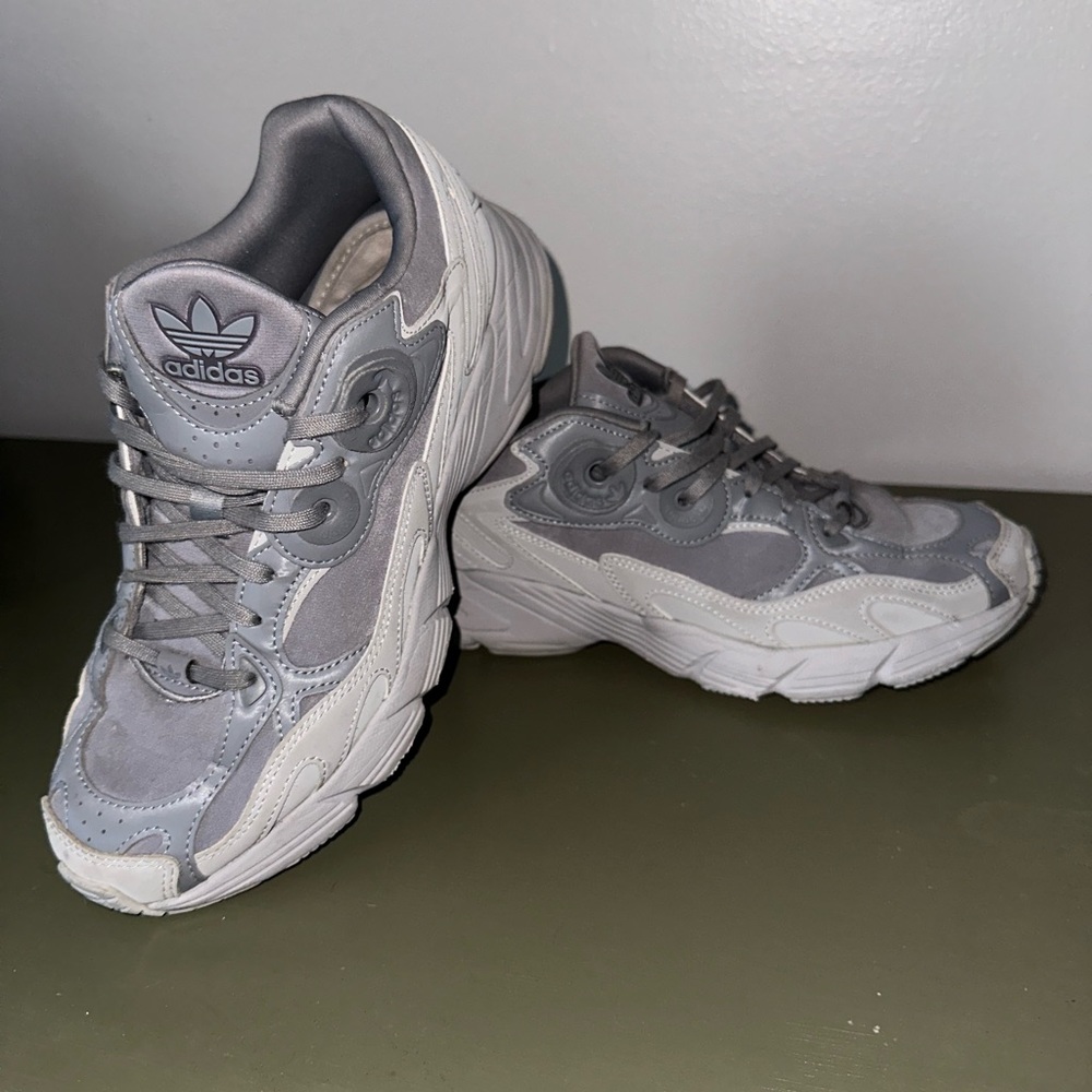 Adidas Astir Sneakers